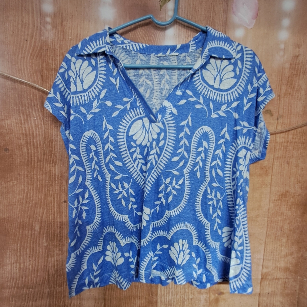 Blue and white v-neck linen blouse size large